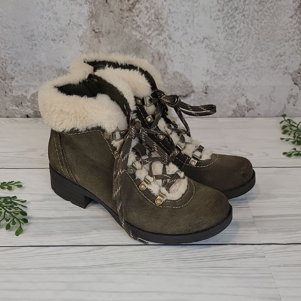 Earth Origins Rada Faux Fur Lined Suede Ankle Boots - Olive Womens Size 9